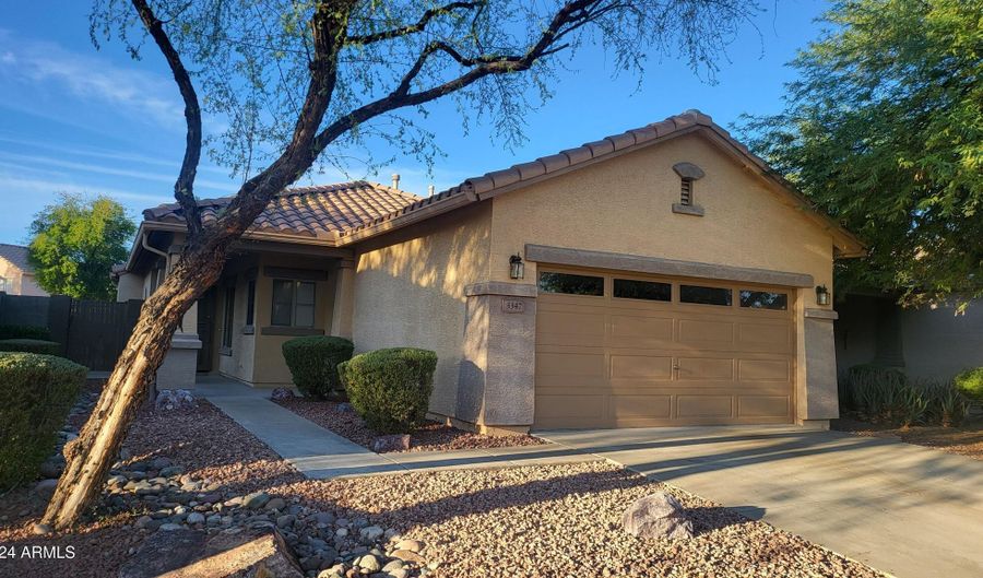 3347 W STEINBECK Dr, Anthem, AZ 85086 - 2 Beds, 2 Bath