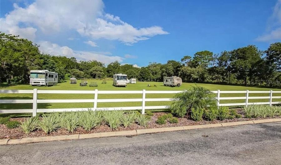 5254 HARPER VALLEY Rd, Apopka, FL 32712 - 2 Beds, 2 Bath