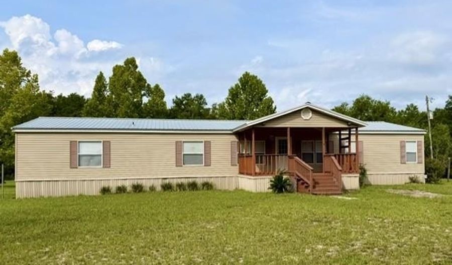 4689 NW 26th St, Bell, FL 32619 - 4 Beds, 2 Bath