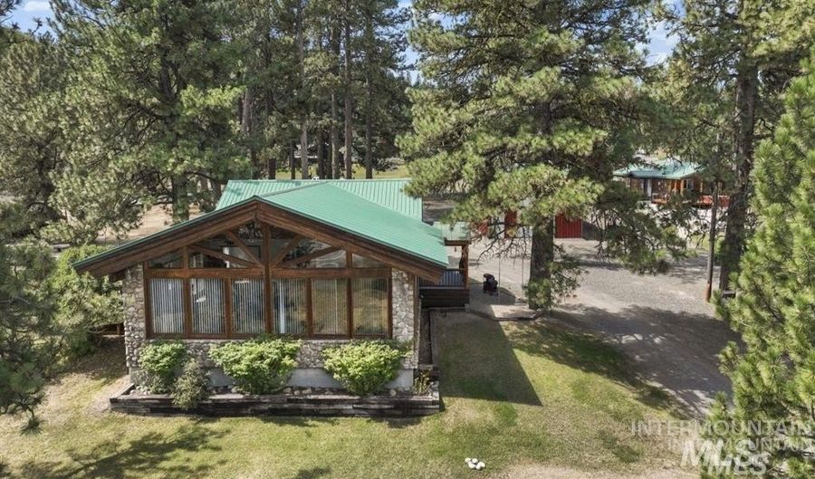 739 S Main St, Cascade, ID 83611 - 0 Beds, 0 Bath