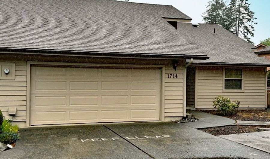 1714 ARCH Ln, Brookings, OR 97415 - 2 Beds, 2 Bath