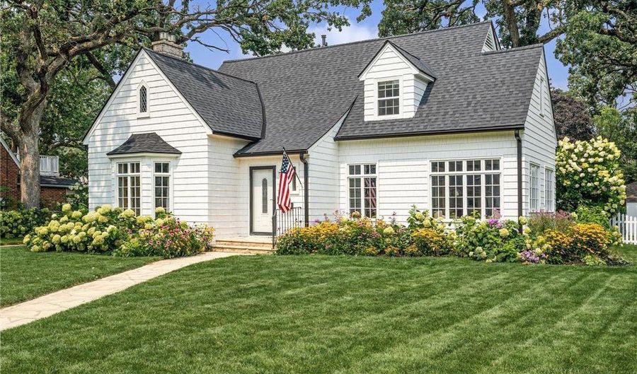 1008 8th Ave NW, Austin, MN 55912 - 4 Beds, 3 Bath