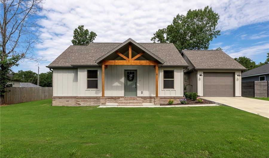 6 Bonhill Ln, Bella Vista, AR 72715 - 2 Beds, 2 Bath