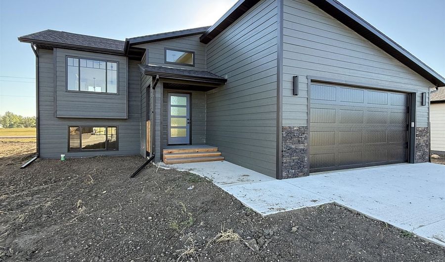 656 Eagle Ct, Box Elder, SD 57719 - 4 Beds, 3 Bath