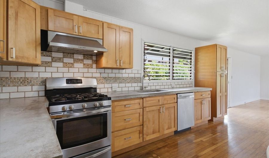 82 MALIA St, Hilo, HI 96720 - 3 Beds, 2 Bath