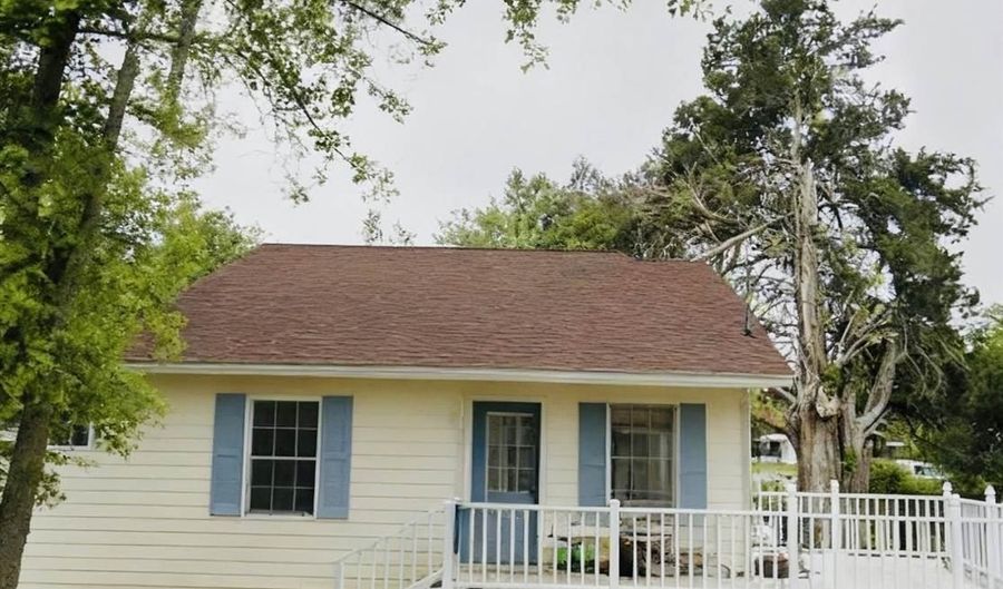 115 Clark St, Atmore, AL 36502 - 3 Beds, 2 Bath