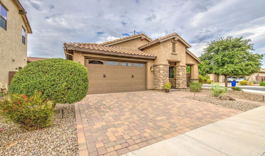 164 E PRESCOTT Dr, Chandler, AZ 85249 - 3 Beds, 2 Bath