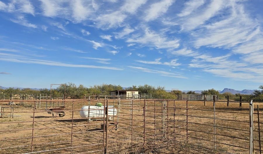 1144 S Hammers Rd, Bowie, AZ 85605 - 2 Beds, 2 Bath