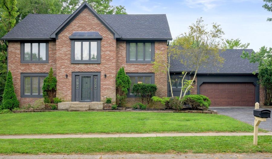 7474 Oakland Hills Dr, Indianapolis, IN 46236 - 4 Beds, 4 Bath