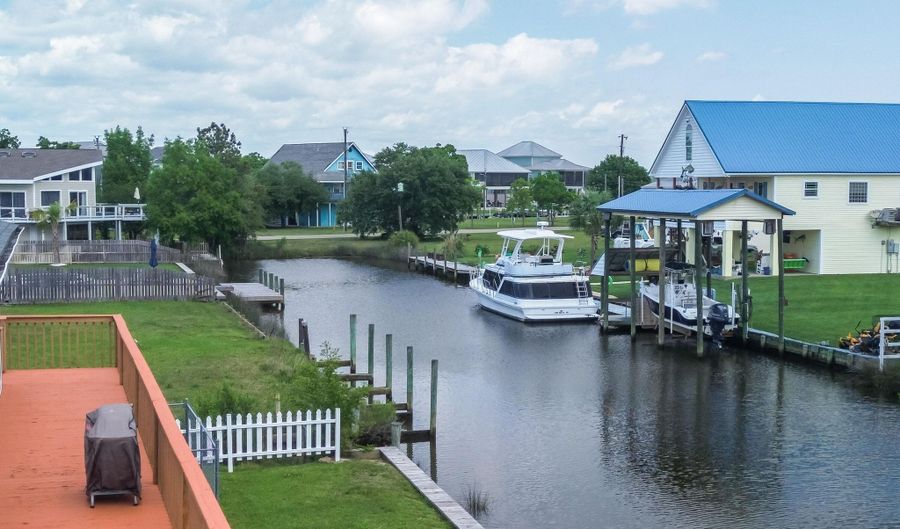 11088 Tahiti St, Bay St. Louis, MS 39520 - 3 Beds, 2 Bath