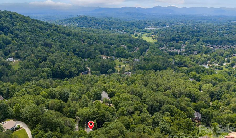 153 Skyview Cir, Asheville, NC 28804 - 4 Beds, 3 Bath