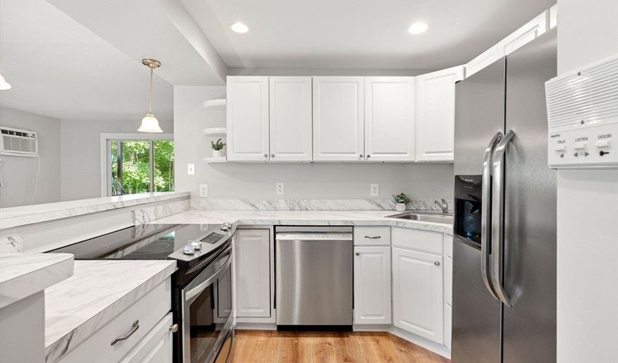 12 Mason Ct 12, Amesbury, MA 01913 - 1 Beds, 1 Bath