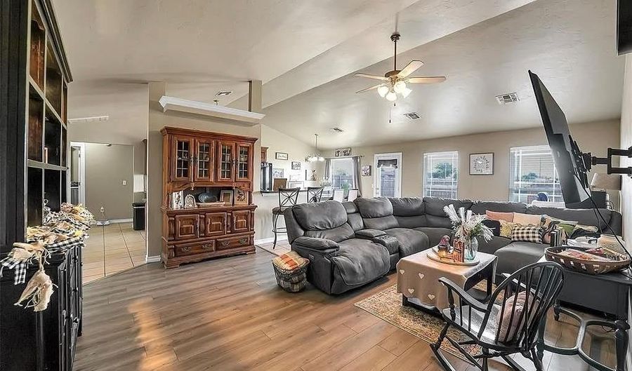 1500 Sommerset Pl, Altus, OK 73521 - 4 Beds, 2 Bath