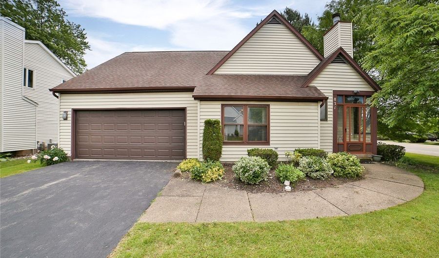 831 Robin Rd, Amherst, NY 14228 - 4 Beds, 3 Bath