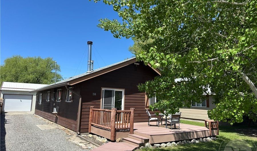 114 N Montana Ave, Absarokee, MT 59001 - 2 Beds, 2 Bath