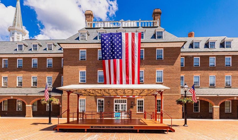 1730 CARPENTER Rd, Alexandria, VA 22314 - 4 Beds, 5 Bath