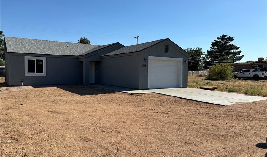 3178 E Ames Ave, Kingman, AZ 86409 - 2 Beds, 2 Bath