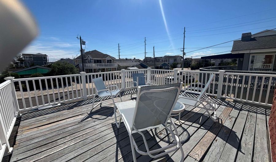 271 44th St, Avalon, NJ 08202 - 4 Beds, 2 Bath