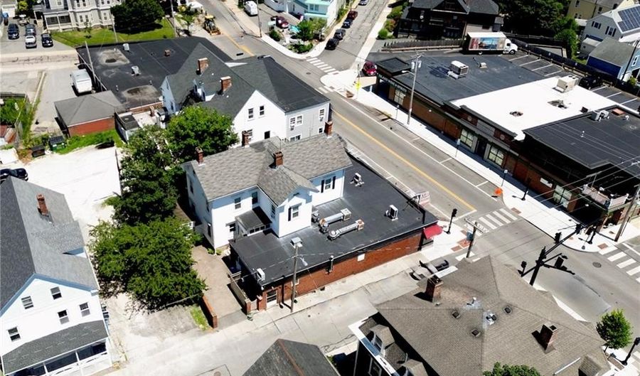306 Broadway Ave 306-310, Newport, RI 02840 - 0 Beds, 0 Bath