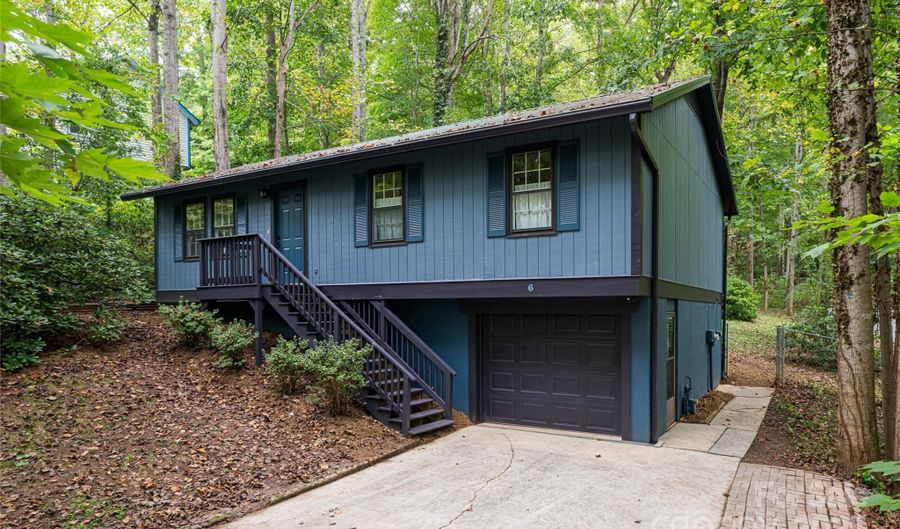 6 Valleywood Ct, Asheville, NC 28803 - 3 Beds, 2 Bath