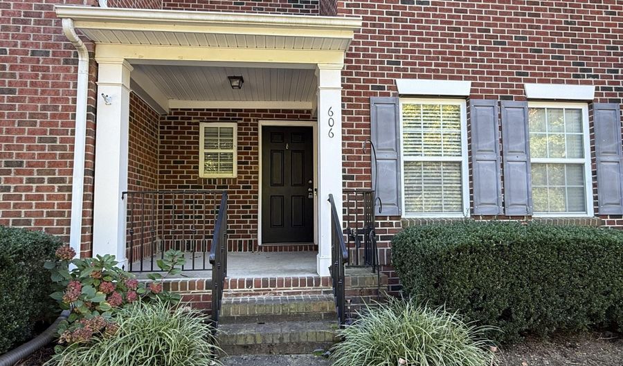 606 Sawcut Ln, Apex, NC 27502 - 4 Beds, null Bath