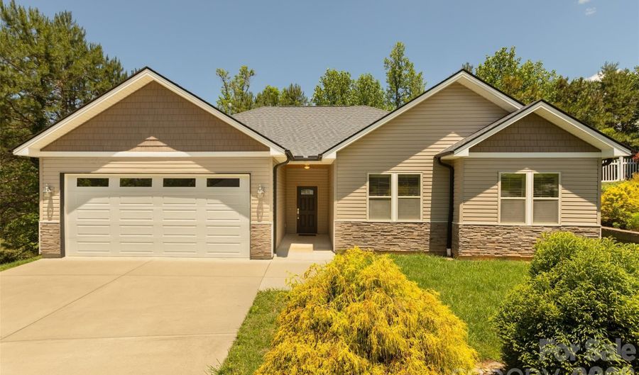 48 River Walk Dr, Asheville, NC 28804 - 3 Beds, 2 Bath