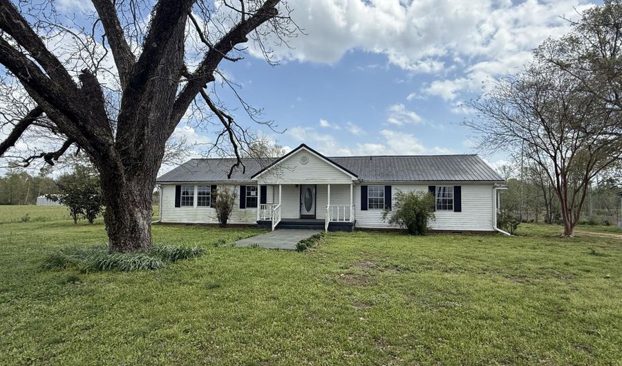 50140 Votech Rd, Aberdeen, MS 39730 - 3 Beds, 2 Bath