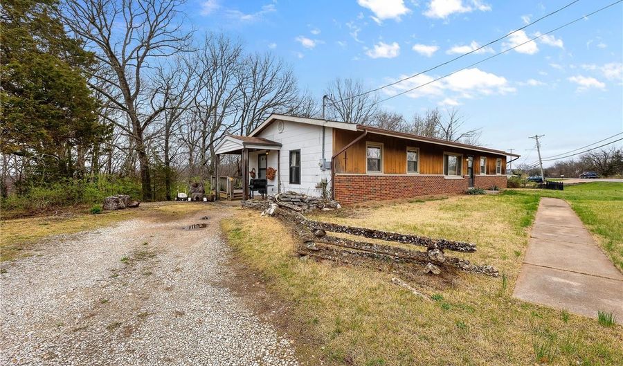7080 Old State Route 21, Barnhart, MO 63012 - 3 Beds, 1 Bath
