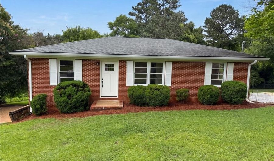 155 Conrad Dr, Athens, GA 30601 - 3 Beds, 1 Bath