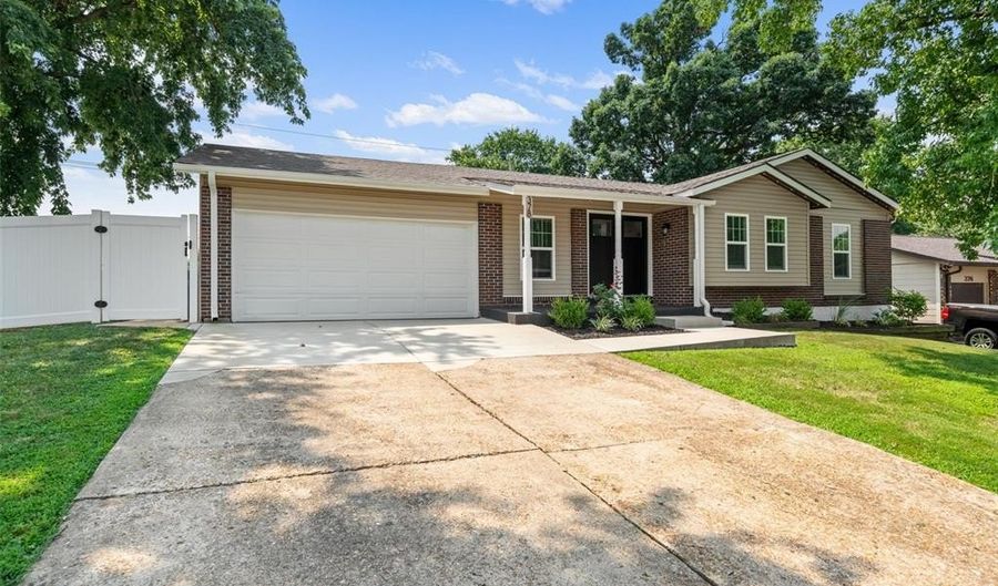 378 Palermo Dr, Ballwin, MO 63021 - 3 Beds, 2 Bath