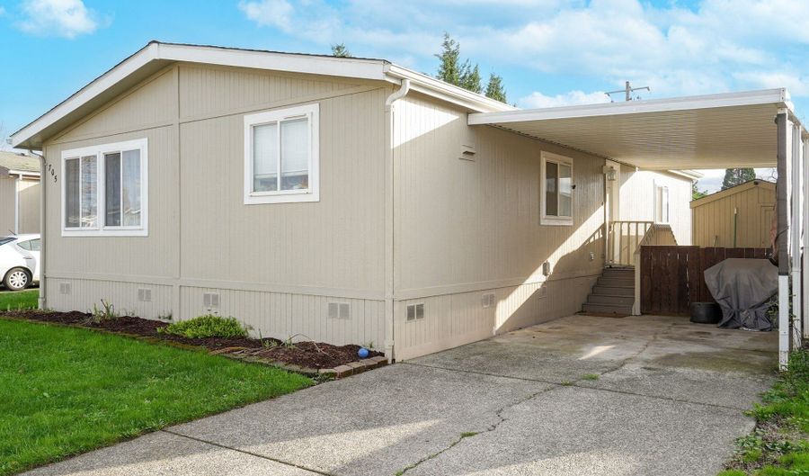 705 STAFFORD St, Aumsville, OR 97325 - 3 Beds, 2 Bath