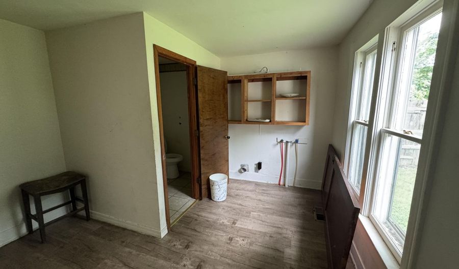 427 E 15th St, Baxter Springs, KS 66713 - 3 Beds, 2 Bath