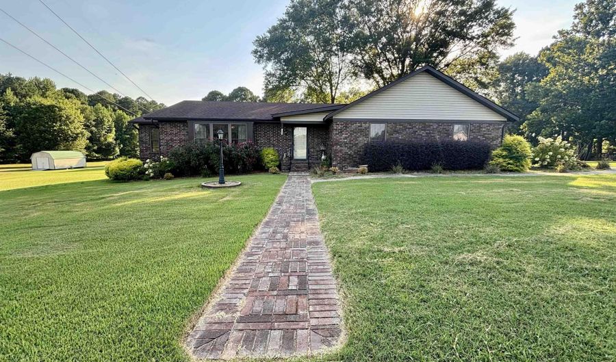209 Country Club Rd, Bald Knob, AR 72010 - 2 Beds, 2 Bath
