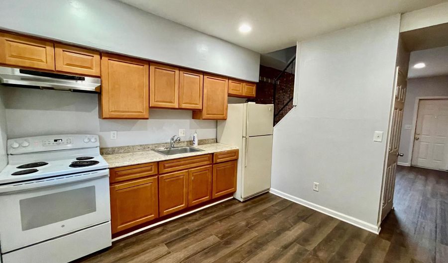 3703 CENTRE Pl, Baltimore, MD 21224 - 2 Beds, 1 Bath