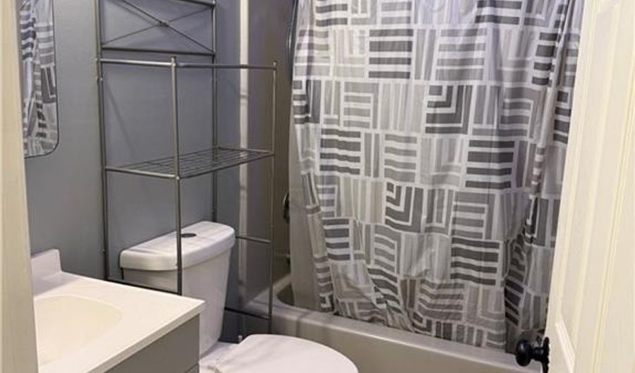 83 Long Hwy, Little Compton, RI 02837 - 2 Beds, 1 Bath