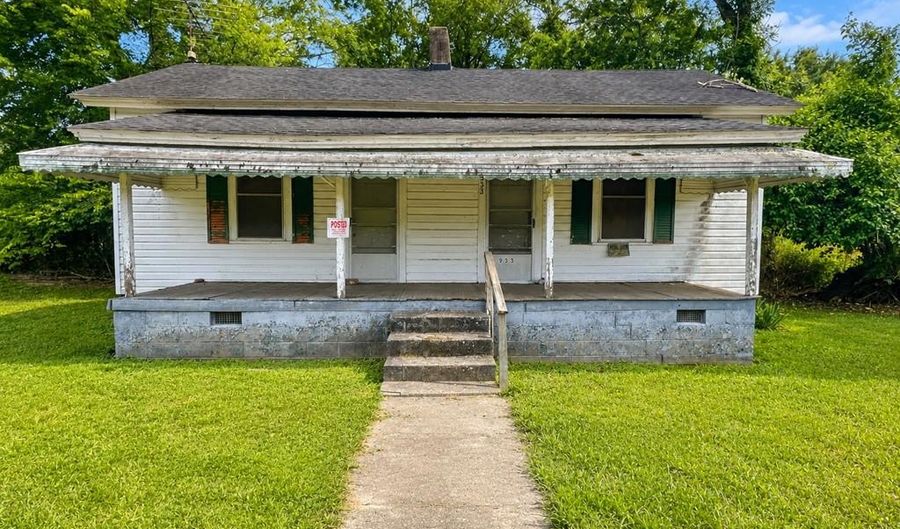 933 Anderson St, Calhoun Falls, SC 29628 - 2 Beds, 1 Bath