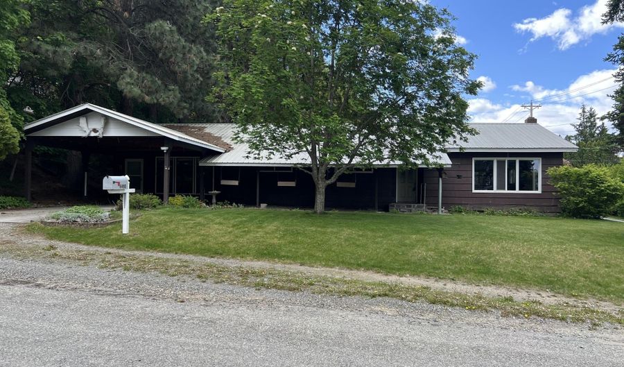 6490 Polk St, Bonners Ferry, ID 83805 - 3 Beds, 1 Bath
