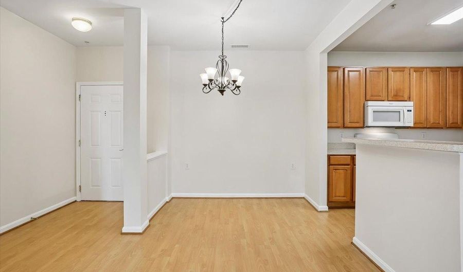 14241 KINGS CROSSING Blvd 210, Boyds, MD 20841 - 2 Beds, 2 Bath