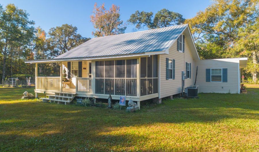 8015 Dazure St, Bay St. Louis, MS 39520 - 2 Beds, 1 Bath