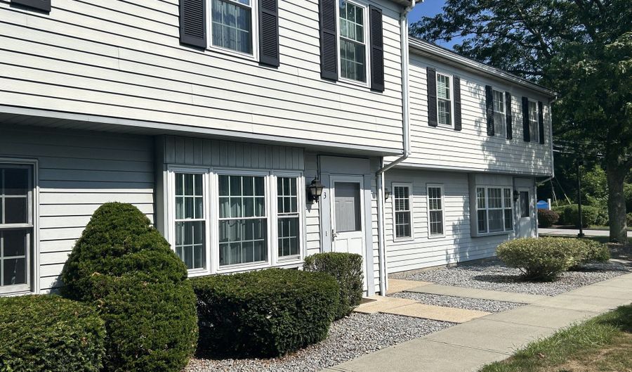 3 Founders Rd 3, Clinton, CT 06413 - 2 Beds, 3 Bath