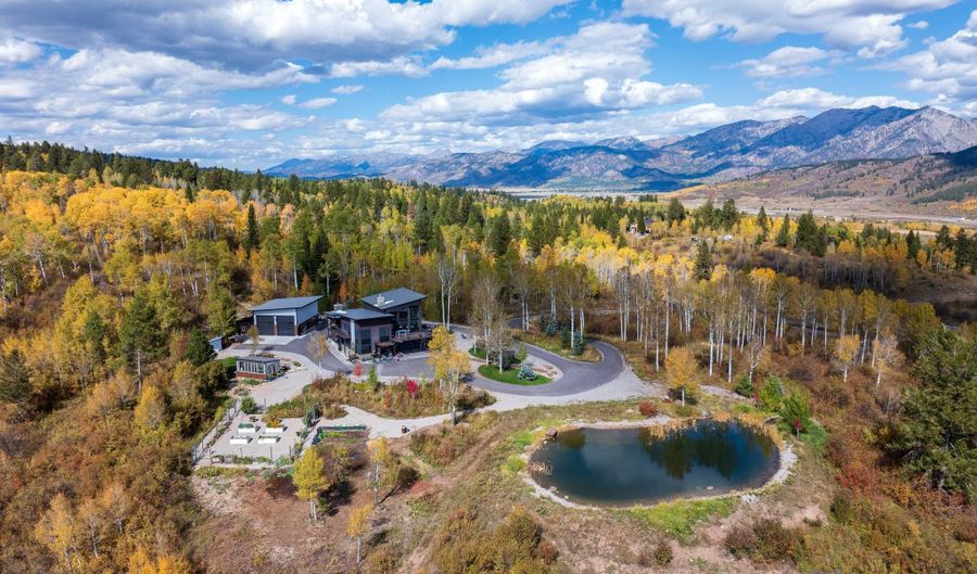 399 GRANITE Rdg, Alpine, WY 83128 - 3 Beds, 4 Bath