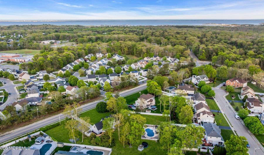 65 Serpentine Dr, Bayville, NJ 08721 - 4 Beds, 2 Bath