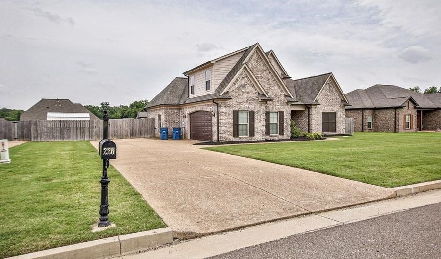 226 S CHINKAPIN, Atoka, TN 38004 - 5 Beds, 3 Bath