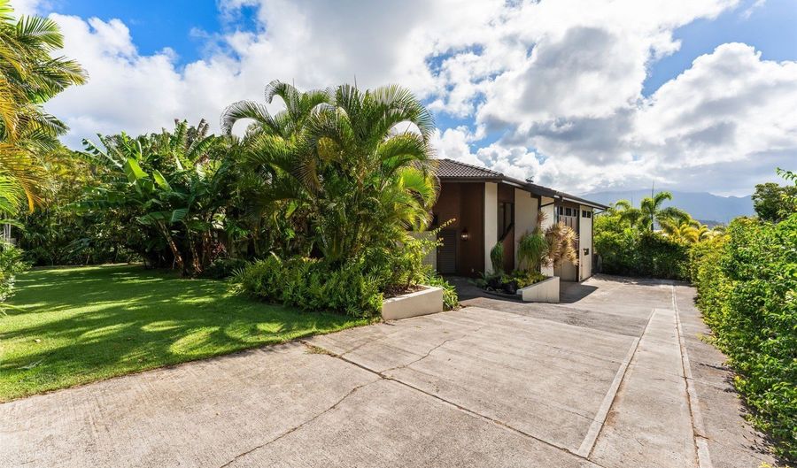 44-389 Kaneohe Bay Dr, Kaneohe, HI 96744 - 4 Beds, 4 Bath