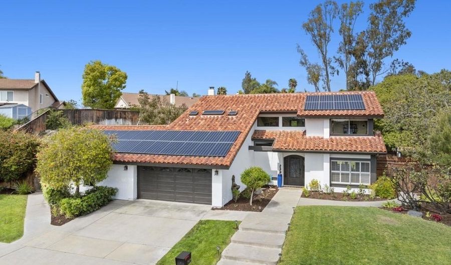 7929 Los Pinos Cir, Carlsbad, CA 92009 - 5 Beds, 3 Bath