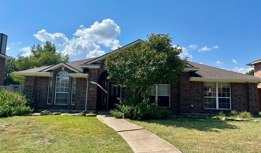 1018 Winslow Dr, Allen, TX 75002 - 4 Beds, 2 Bath