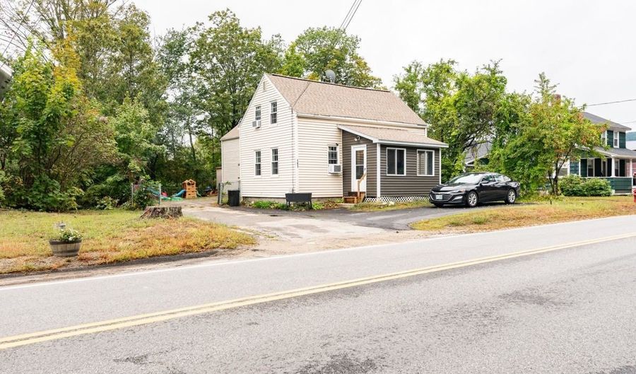 191 Main St, Alton, NH 03809 - 3 Beds, 2 Bath