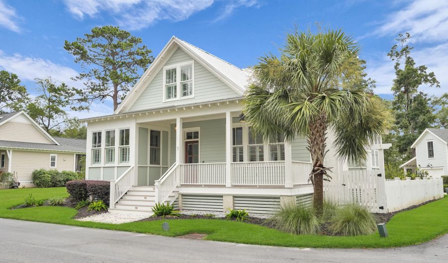 13 Tomlow Trce, Beaufort, SC 29906 - 2 Beds, 3 Bath