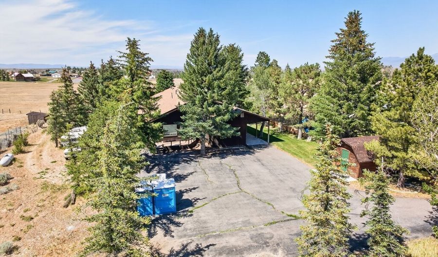 2611 N Canyon Rd, Lamoille, NV 89828 - 5 Beds, 3 Bath
