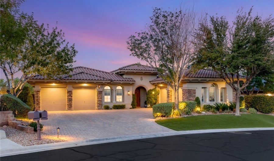 36 Tapadero Ln, Las Vegas, NV 89135 - 4 Beds, 5 Bath